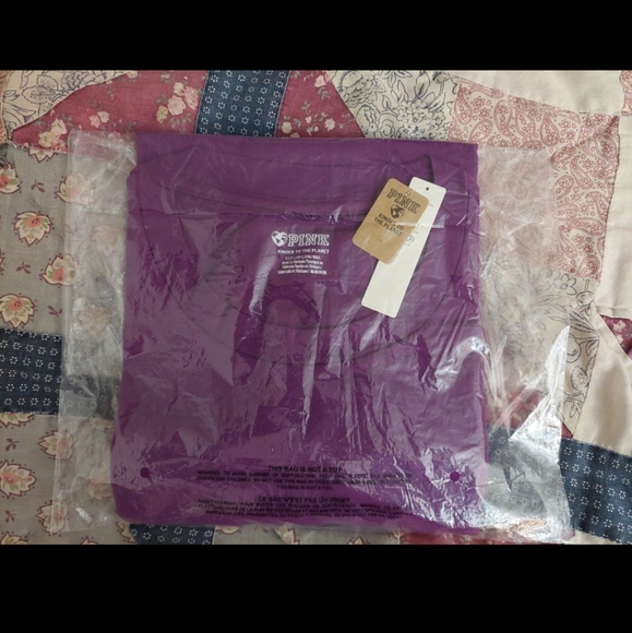 NEW VICTORIA'S SECRET PINK LOGO CAMPUS SHORT SLEEVE TEE SHIRT - Picture 7 of 9